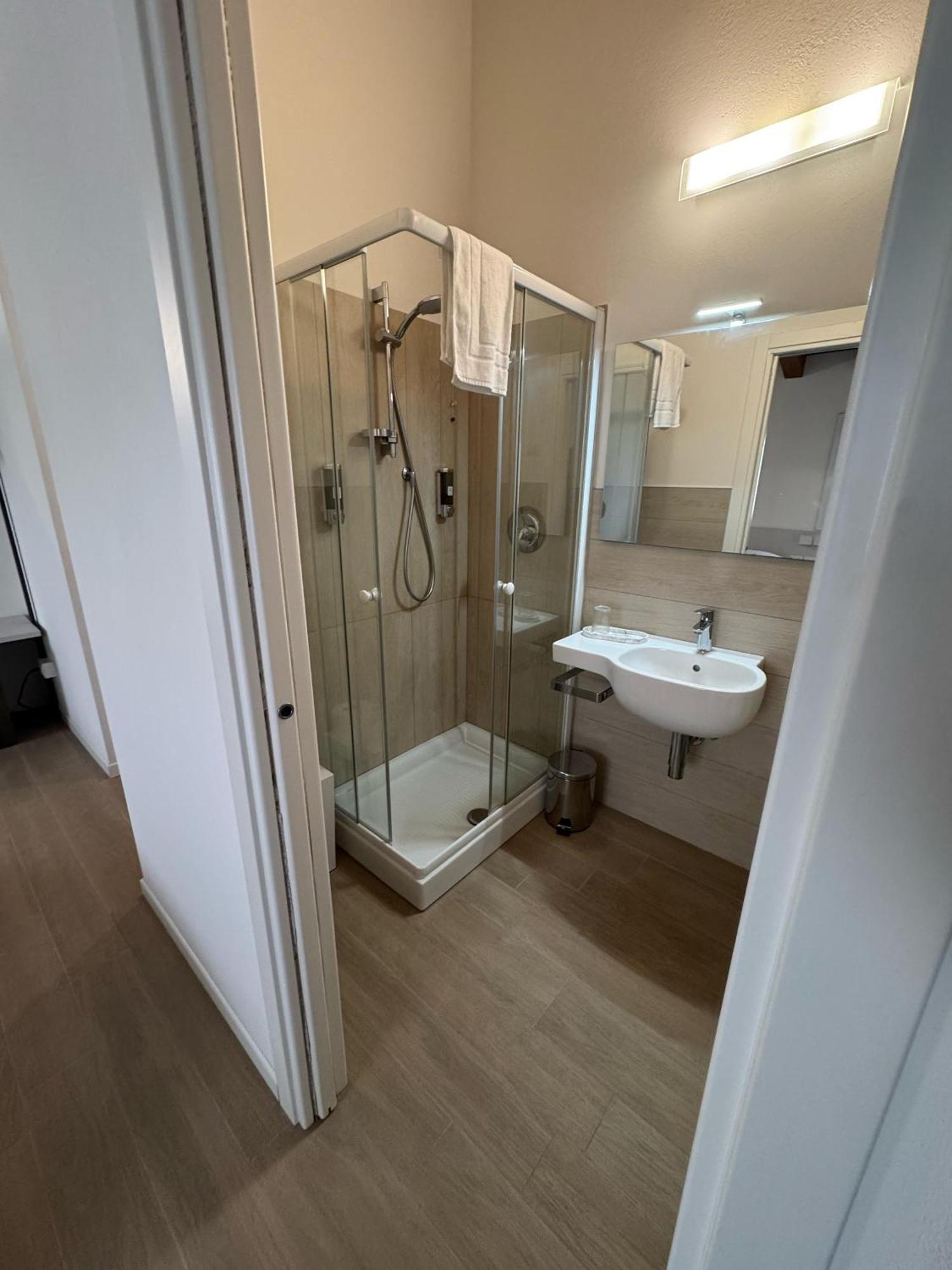 Hotel Villa Mary Santa Maria Di Sala Εξωτερικό φωτογραφία